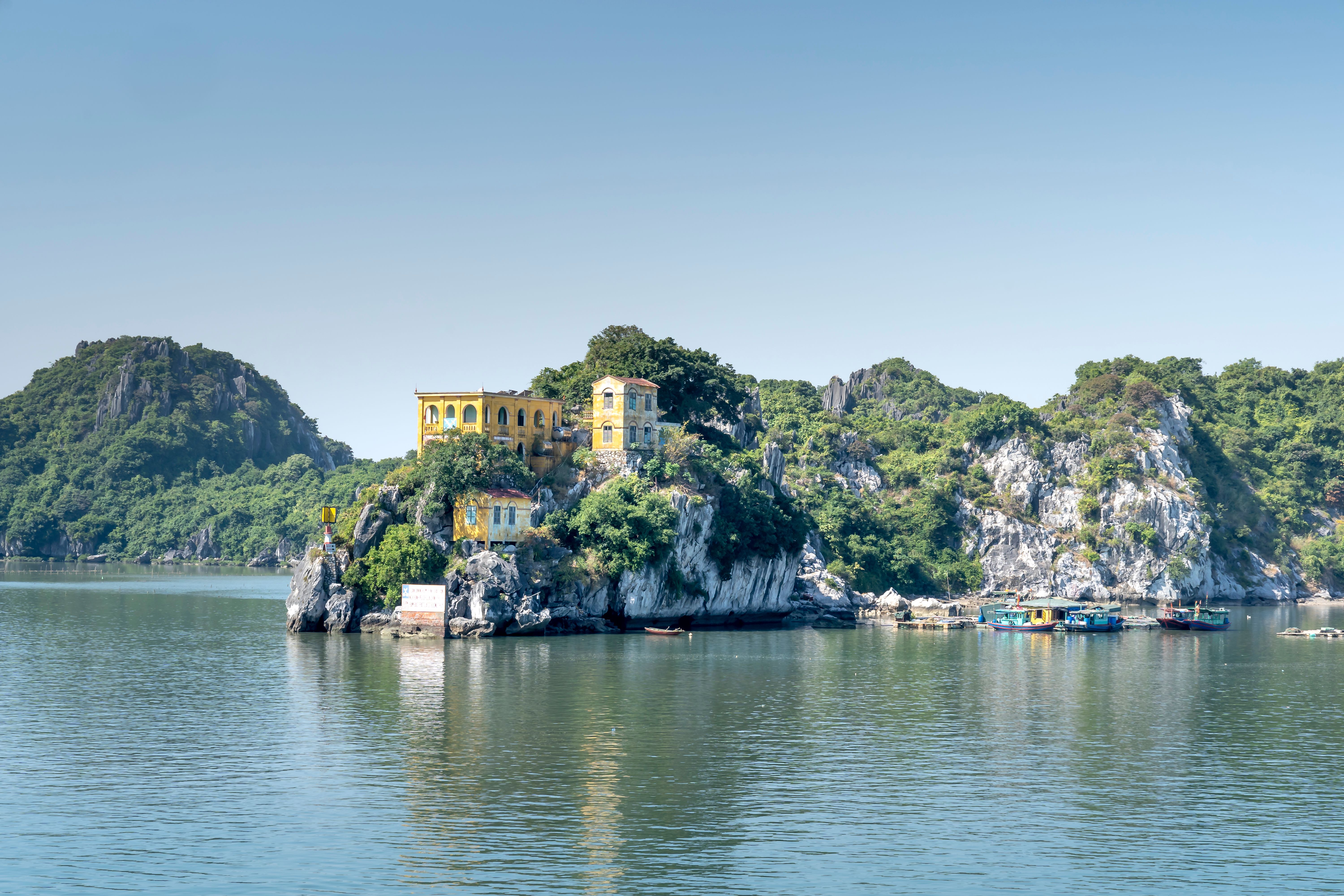 Amanoi, Ninh Van Bay — à l'aube, la lagune comme seul horizon