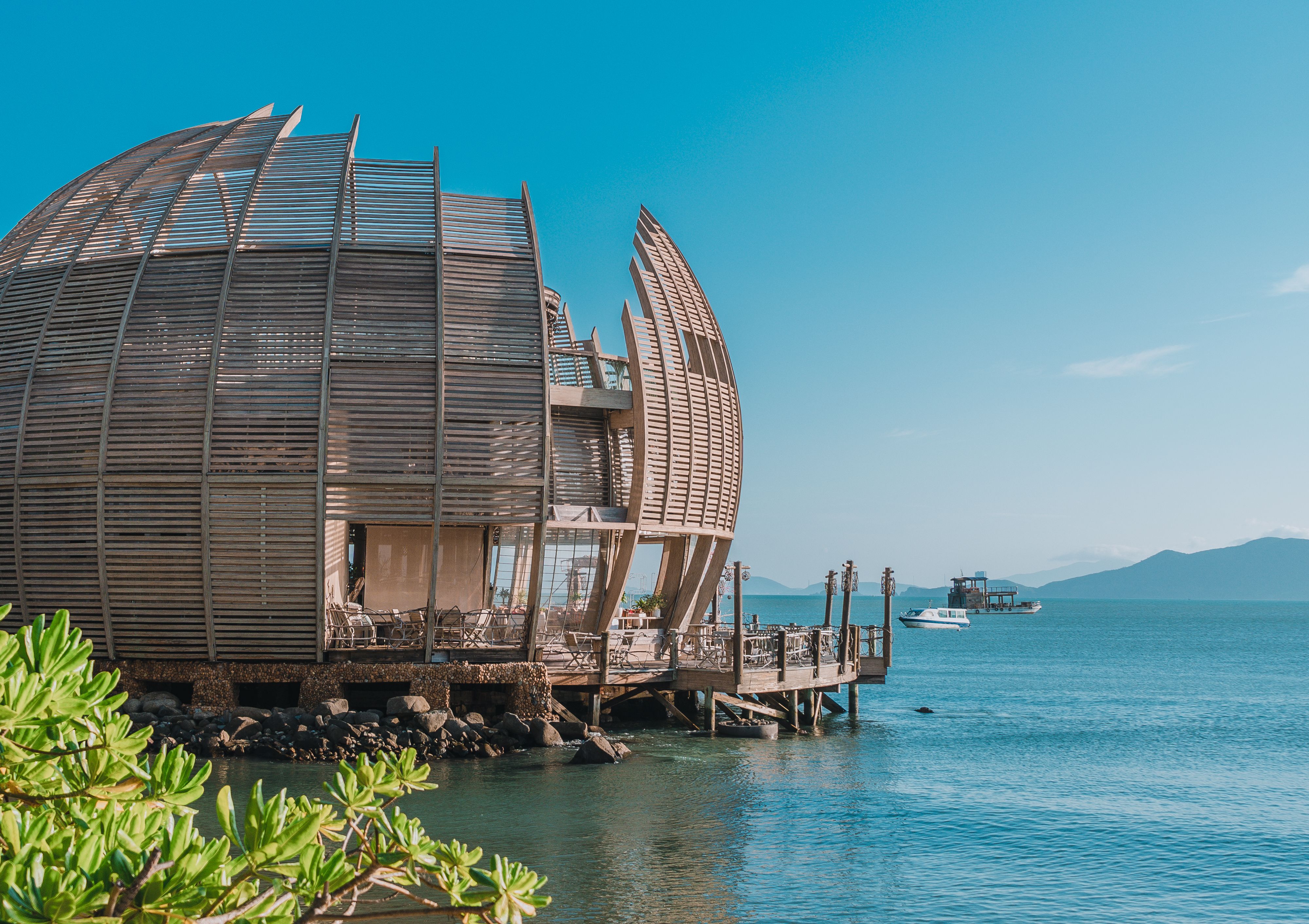 Amanoi, Ninh Van Bay — à l'aube, la lagune comme seul horizon