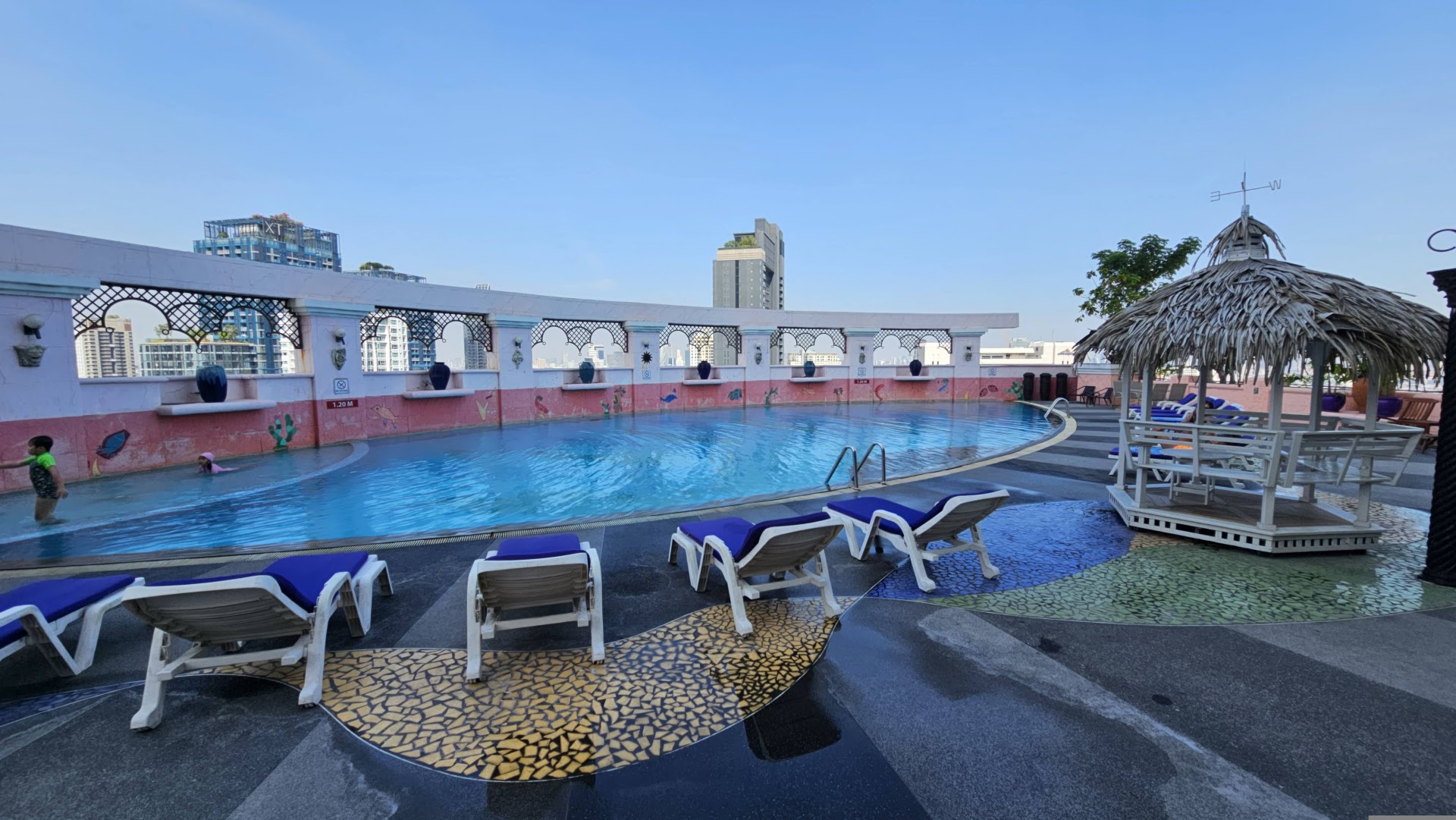 QUEENSLAND HOTEL BANGKOK