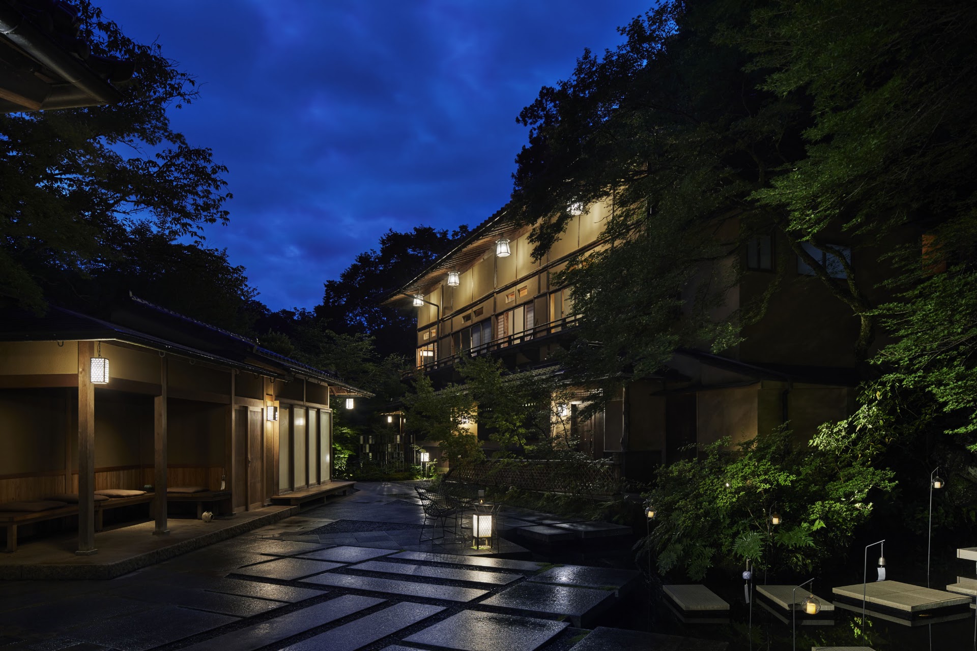 Hoshinoya Kyoto : l'hôtel sans route — arriver en bateau à l'aube sur l'Oi