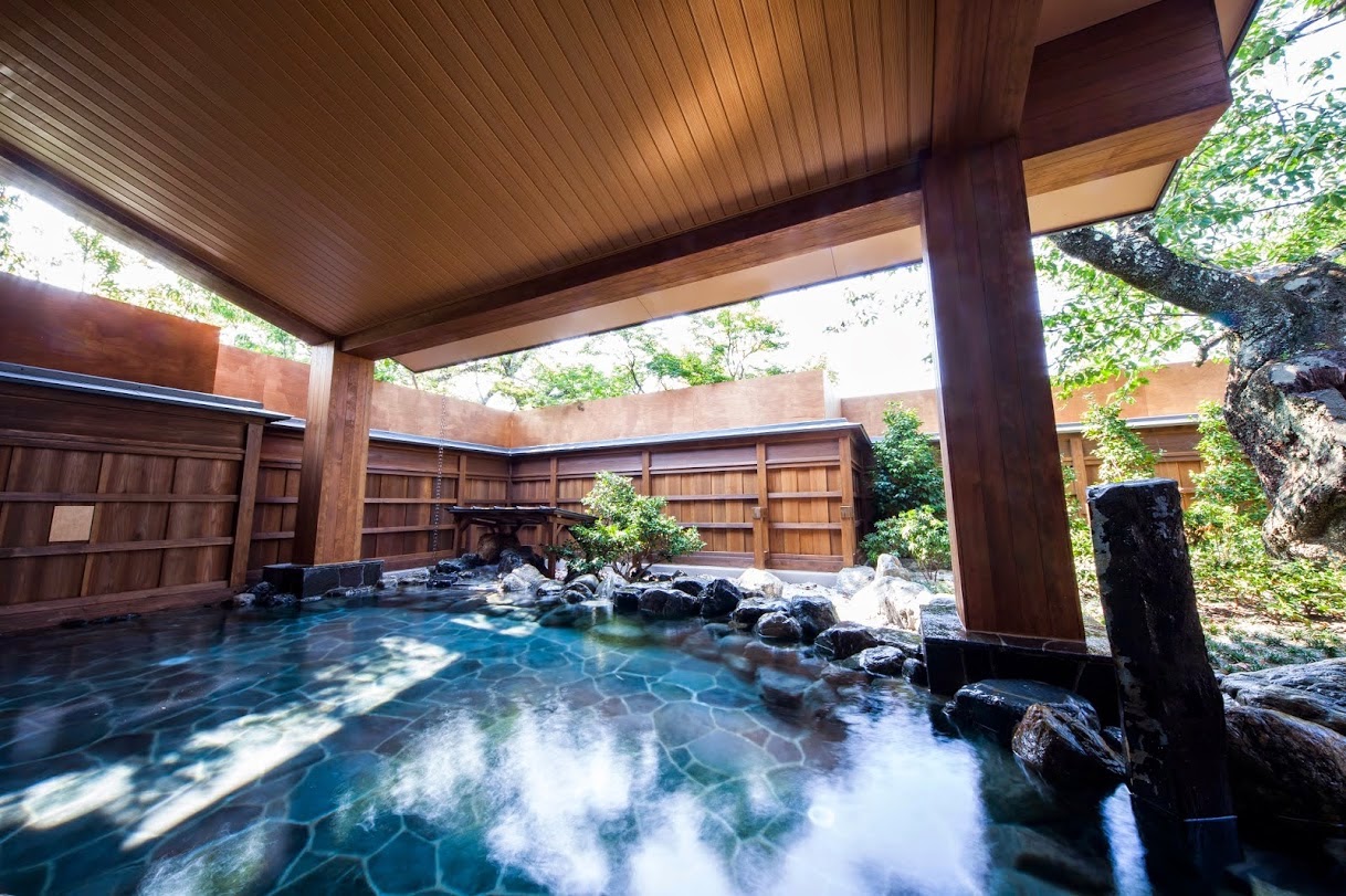 Hoshinoya Kyoto : le ryokan caché que seule la rivière permet d'atteindre