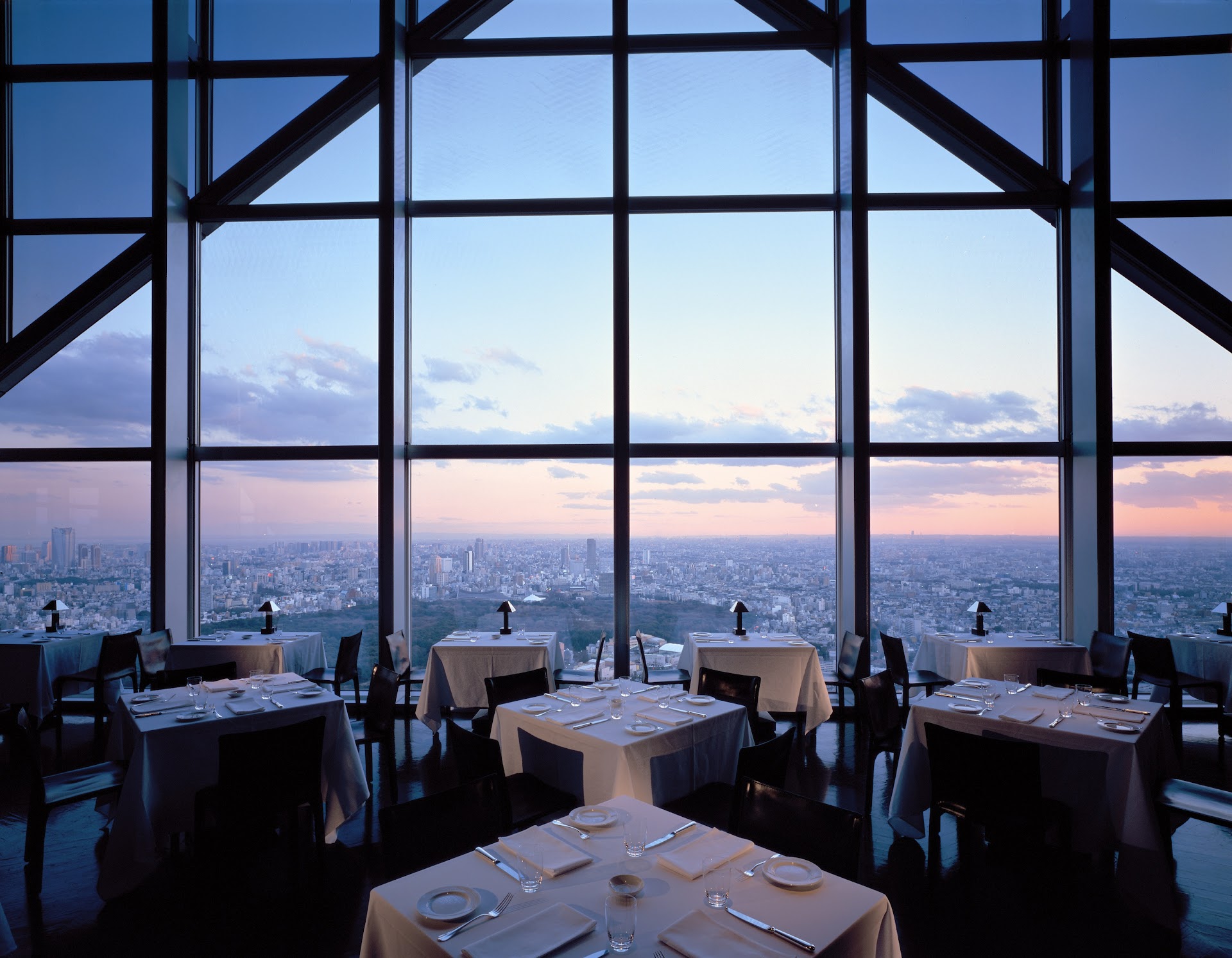 Park Hyatt Tokyo : le palace caché dans les nuages de Shinjuku vaut-il vraiment son prix ?