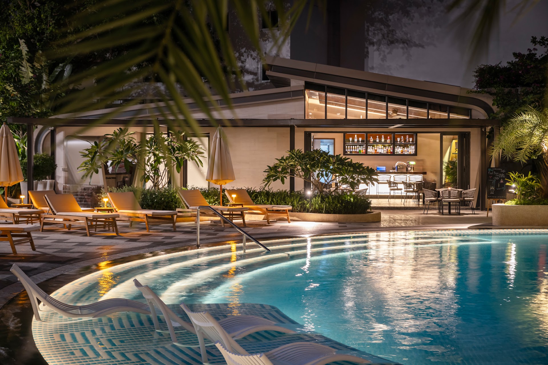 Kin Hotel Thi Sach 
